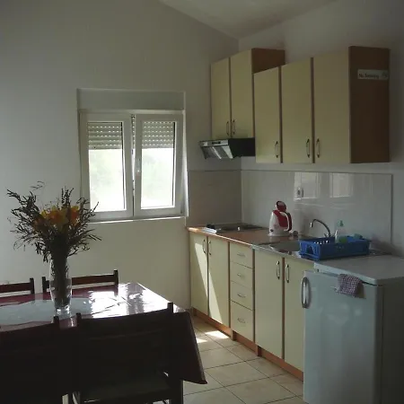 Tasteful Apartment In Zadar With Balcony Lägenhet *